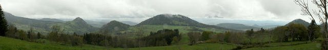 Breitbildfoto mit Blick Richtung St.Julien Chapteuil