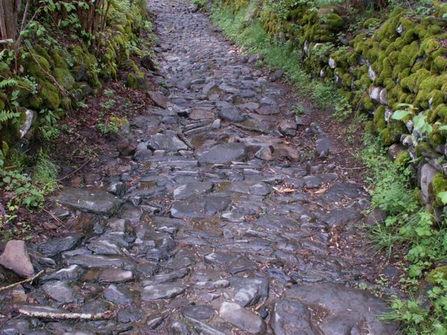 überall nur schwarzer Basalt