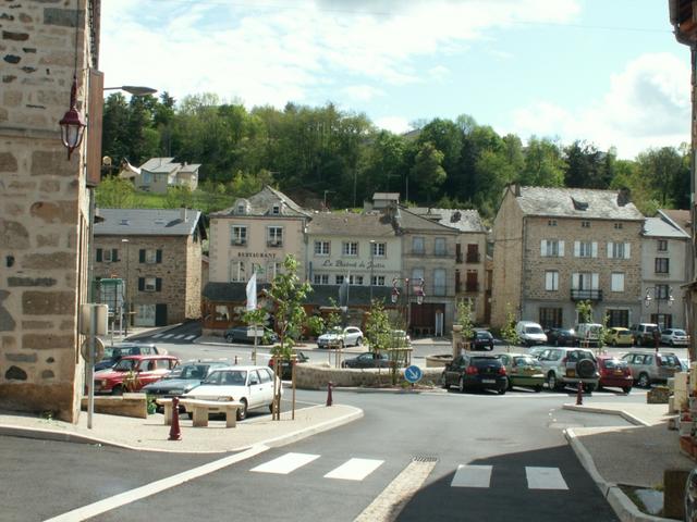 auf dem Hauptplatz von St.Julien Chapteuil