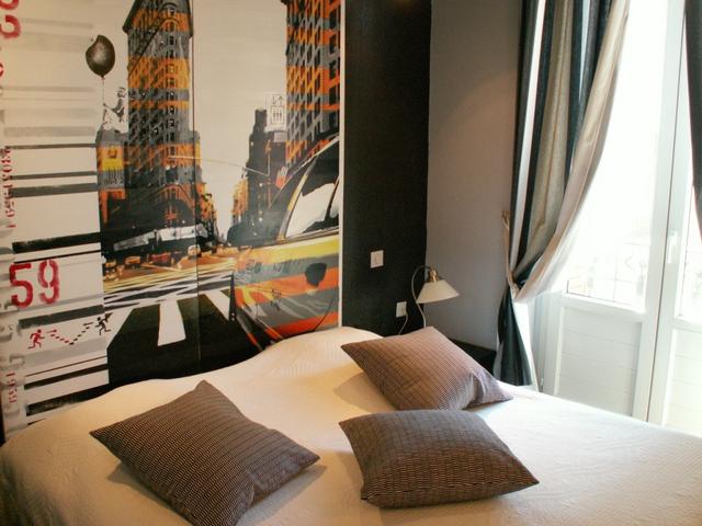 das Hotelzimmer