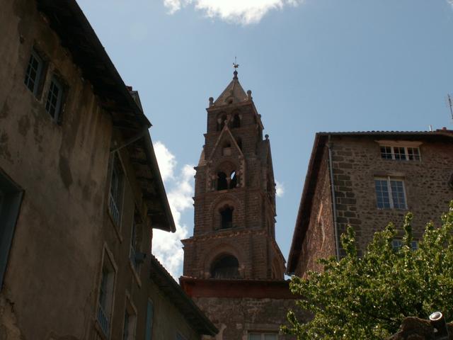 der Turm der Cathédrale Notre Dame de Puy