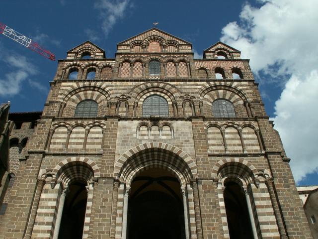 die wunderschöne prächtigen Fassade der Cathédrale Notre Dame