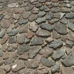 Pflastersteine aus Basalt. Sieht man nicht alle Tage