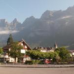 Walenstadt Bahnhof mit Sicht auf die Churfirsten