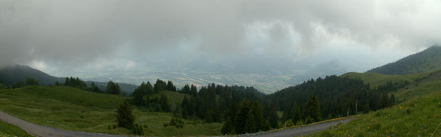 Breitbildfoto vom Rheintal