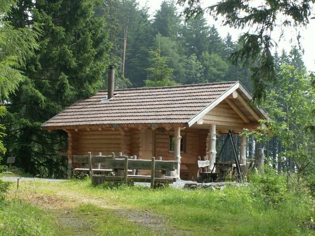 eine Blockhütte kurz vor Oberschan