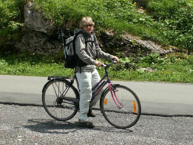 Mäusi auf dem Fahrrad