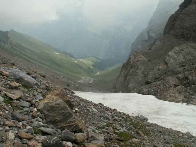 von hier aus, geht es nur noch runter, bis ins Tal