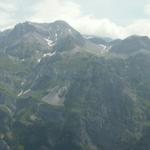 Blick zum Nüschenstock mit Seilbahn zur Muttseehütte