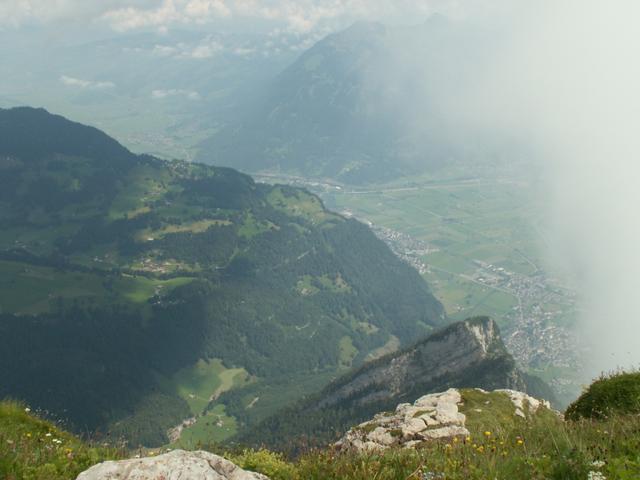 Blick vom Rautispitz runter nach Näfels