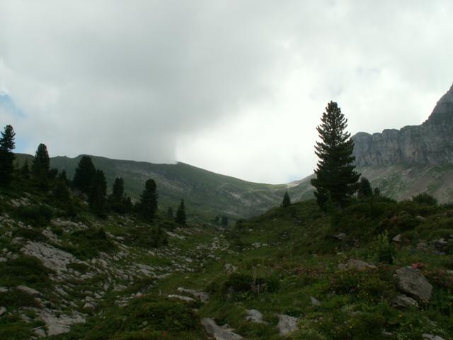 der Rautispitz in Wolken verhüllt