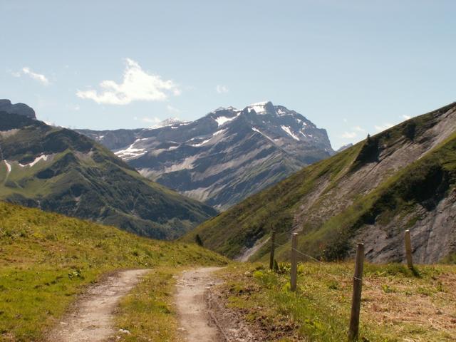 bei Gmein Mad 1730 m.ü.M. mit Blich zum Vorab