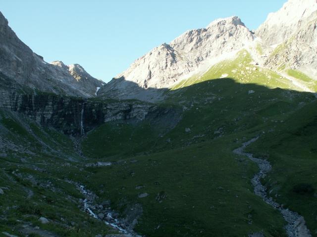 bei Saumen 1616 m.ü.M. mit Blick nach Ober Stafel und zweite Steilstufe