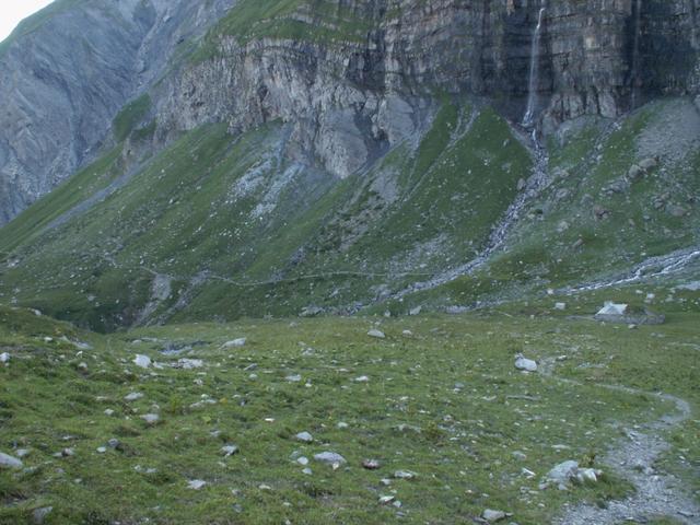 Blick zurück. Weg gut ersichtlich