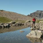 Franco beim kleinen Bergsee auf dem Panixerpass