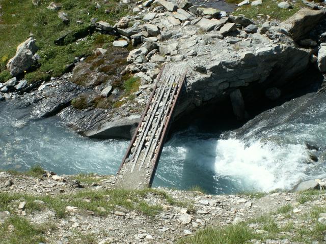 die Brücke über man den Aua dil Mer überquert 2130 m.ü.M.