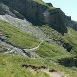 gut ersichtlich der Bergpfad der einem nach Panix/Pigniu bring