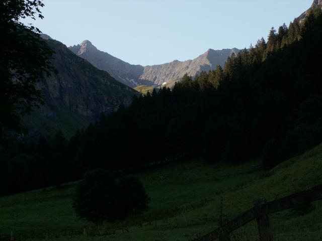 es geht Richtung Batöni, dort scheint schon die Sonne