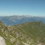 Blick Richtung Pizolhütte, im Hintergrund das Rätikon