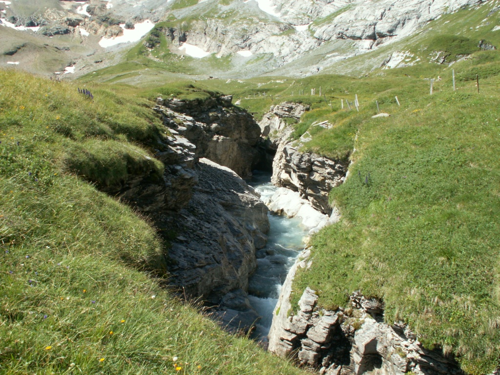 schöne kleine Schlucht kurz nach Sandpassweidli