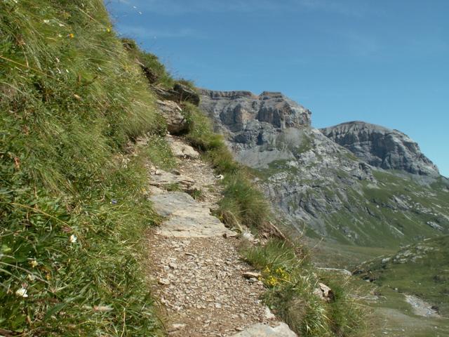 die einzig ein bisschen ausgesetzte Stelle kurz nach Sandpassweidli auf 2135 m.ü.M.