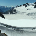 Breitbildfoto mit Schärhorn und Chammliberg