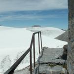 der Eingang der Hütte