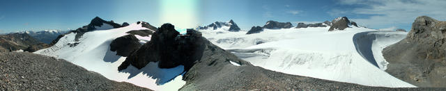 wunderschönes Breitbildfoto von der Planurahütte aus gesehen